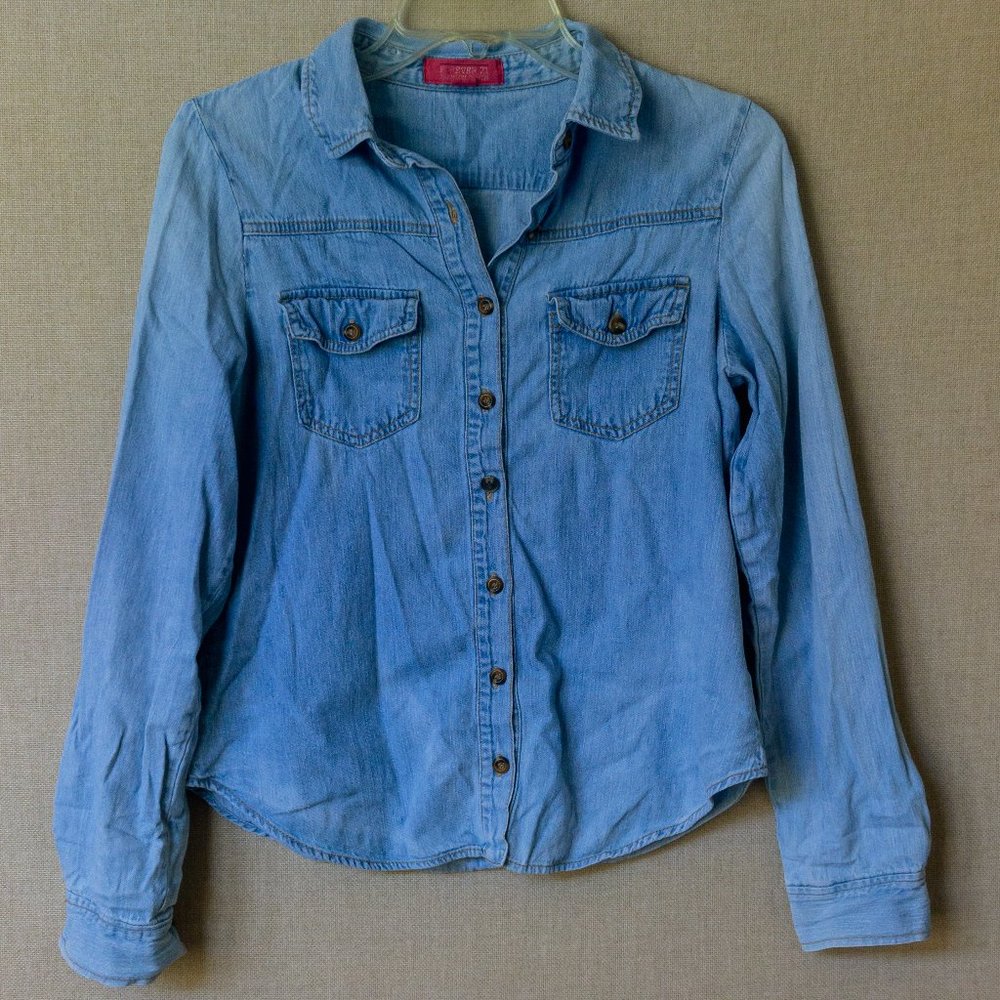 Forever21 Denim Chambray Button Down Long Sleeves Shirt